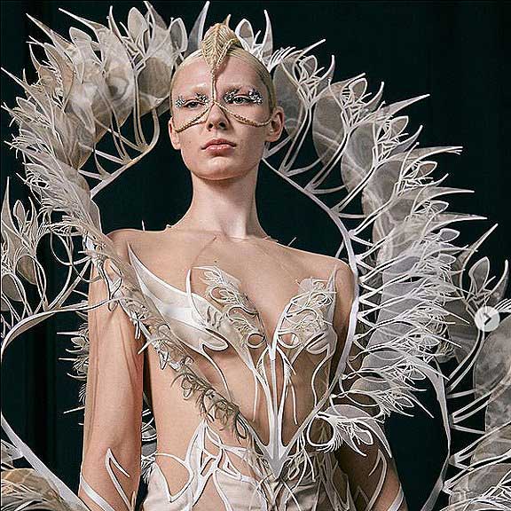 طراحی Iris van Herpen به سبک دیجیتال آوانگارد